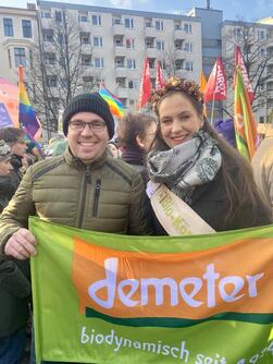 Sven Horter, Demeter-Landwirt aus Hollfeld in Bayern mit der Bayerischen Biokönigin Raphaela Lex